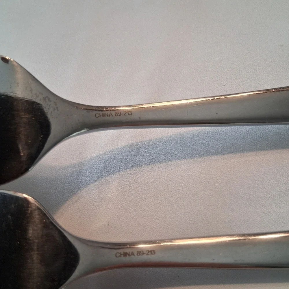 Oneida Dinner Forks Stainless‎ Flatware Glossy Heavyweight Set Of 2 89-213 8